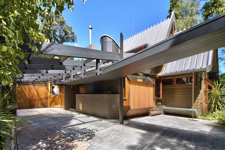 Photo of property in 12 Taraire Road, Titirangi, Auckland, 0604