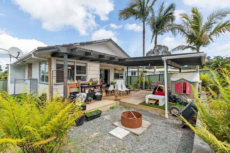 Photo of property in 26 Sunline Avenue, Massey, Auckland, 0614