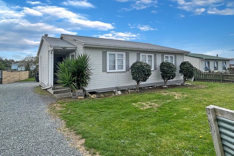 Photo of property in 1 Pilrig Place, Tokoroa, 3420