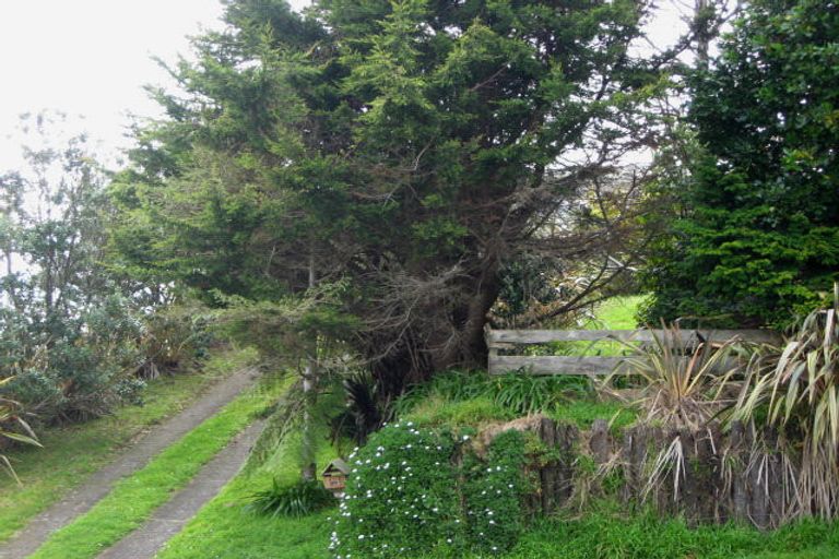 Photo of property in 108 Omata Road, Marfell, New Plymouth, 4310