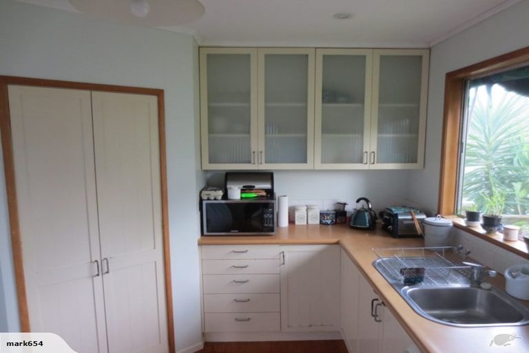 Photo of property in 39 Woodstock Road, Forrest Hill, Auckland, 0620