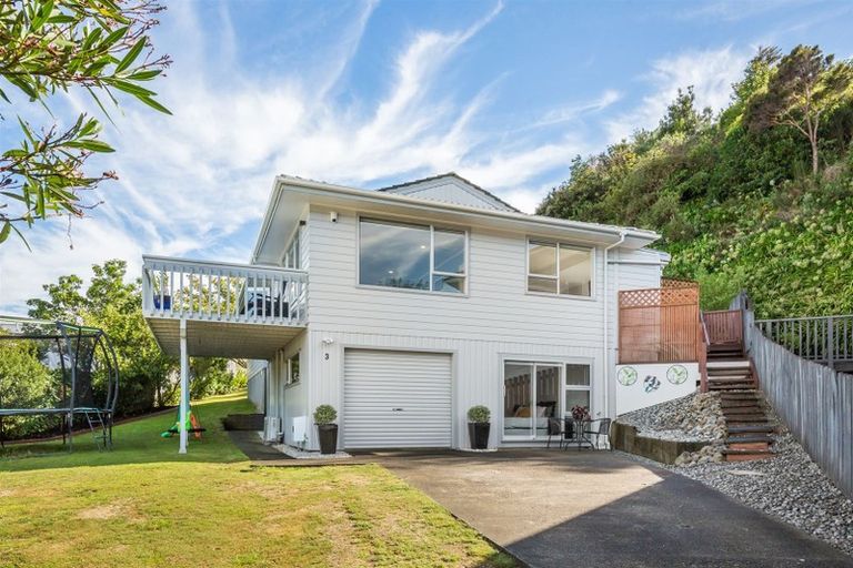 Photo of property in 3 Spey Place, Papakowhai, Porirua, 5024