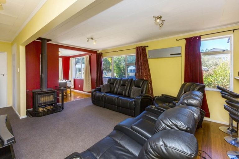 Photo of property in 11 Phar Lap Grove, Trentham, Upper Hutt, 5018