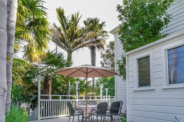 Photo of property in 5 Corry Avenue, Bluff Hill, Napier, 4110