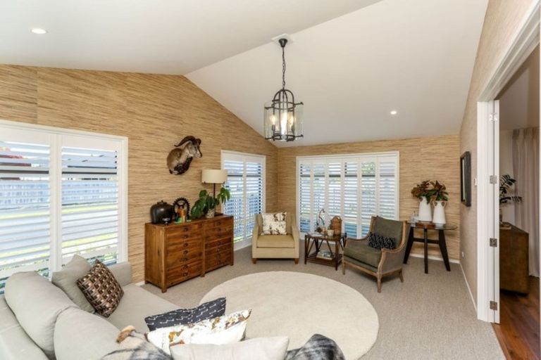 Photo of property in 1 Tupare Place, Highlands Park, New Plymouth, 4312