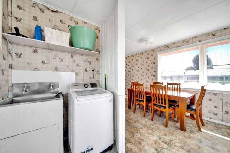 Photo of property in 2 Glasgow Street, Hawera, 4610