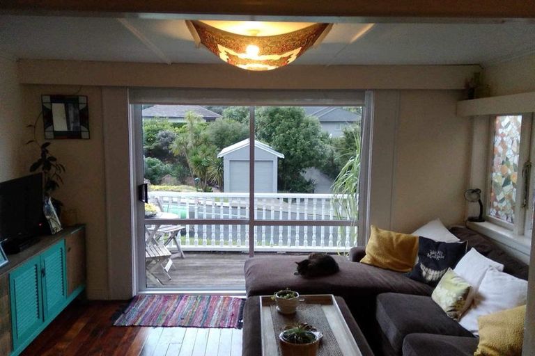 Photo of property in 97 Beach Road, Mellons Bay, Auckland, 2014
