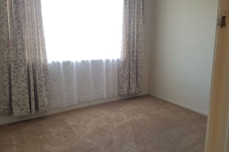 Photo of property in 3/4 Pomaria Road, Henderson, Auckland, 0610