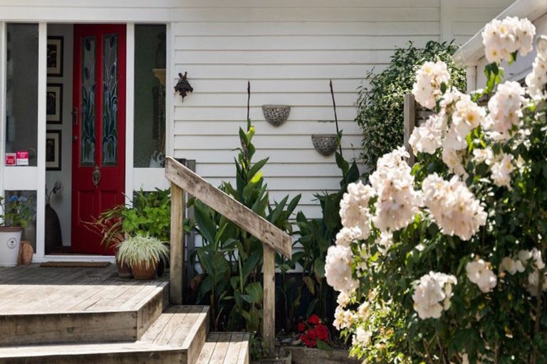 Photo of property in 23 Wharf Road, Clarks Beach, Pukekohe, 2679