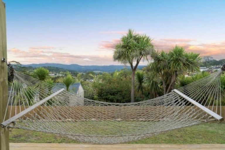 Photo of property in 95 San Valentino Drive, Henderson, Auckland, 0612