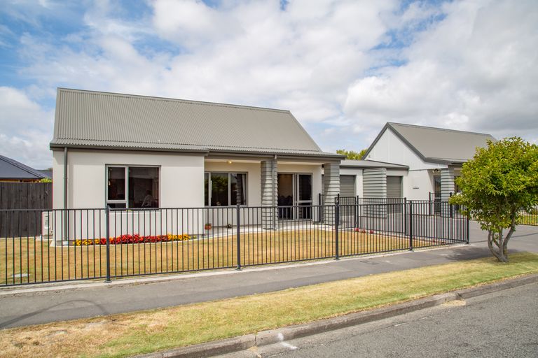 Photo of property in 1/49 Castletown Place, New Brighton, Christchurch, 8083