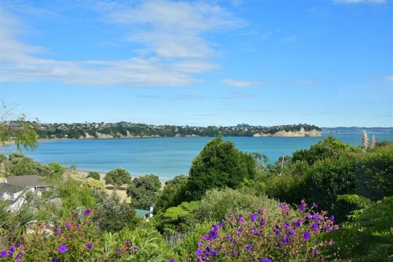 Photo of property in 22a Tindalls Bay Road, Tindalls Beach, Whangaparaoa, 0930