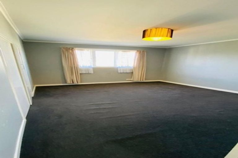 Photo of property in 305 Richardson Road, New Windsor, Auckland, 1041