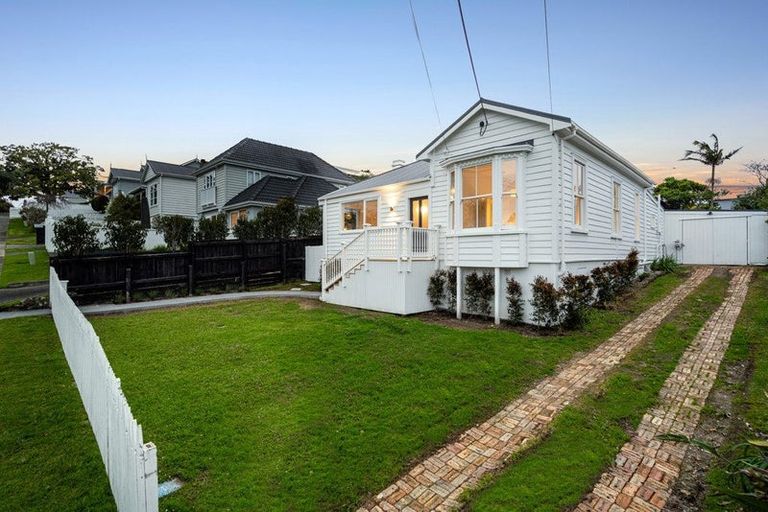 Photo of property in 46 Richmond Avenue, Northcote Point, Auckland, 0627