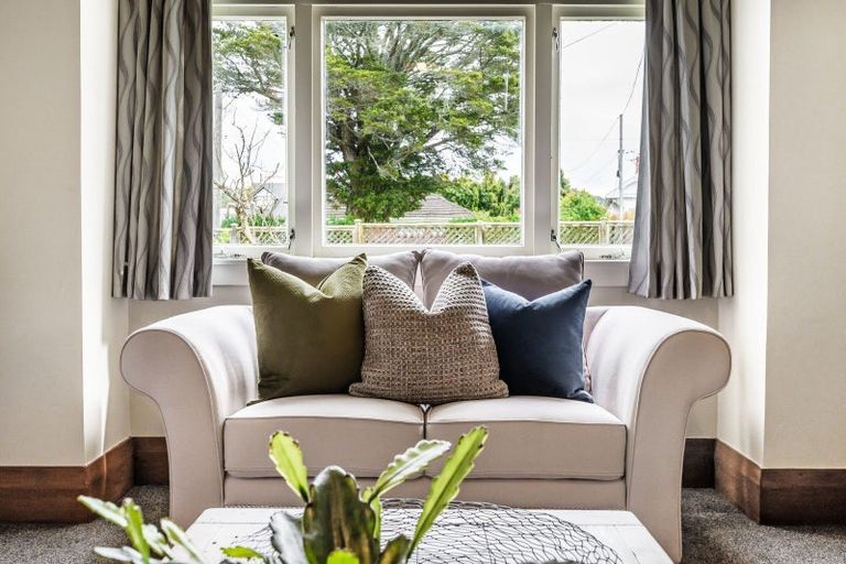 Photo of property in 49 Tawa Road, One Tree Hill, Auckland, 1061