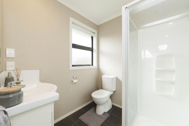 Photo of property in 7 Medallion Court, Kelvin Grove, Palmerston North, 4414