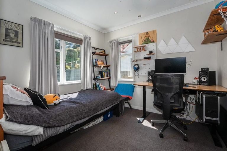 Photo of property in 544 Broadway, Strathmore Park, Wellington, 6022