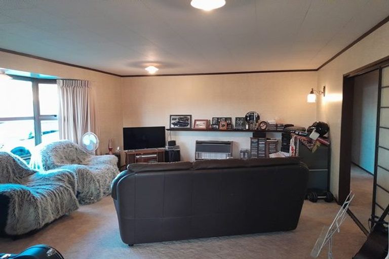 Photo of property in 2 Coronet Place, Awapuni, Palmerston North, 4412