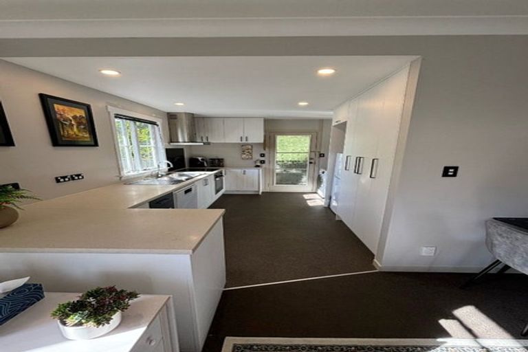 Photo of property in 18 Young Grove, Stokes Valley, Lower Hutt, 5019