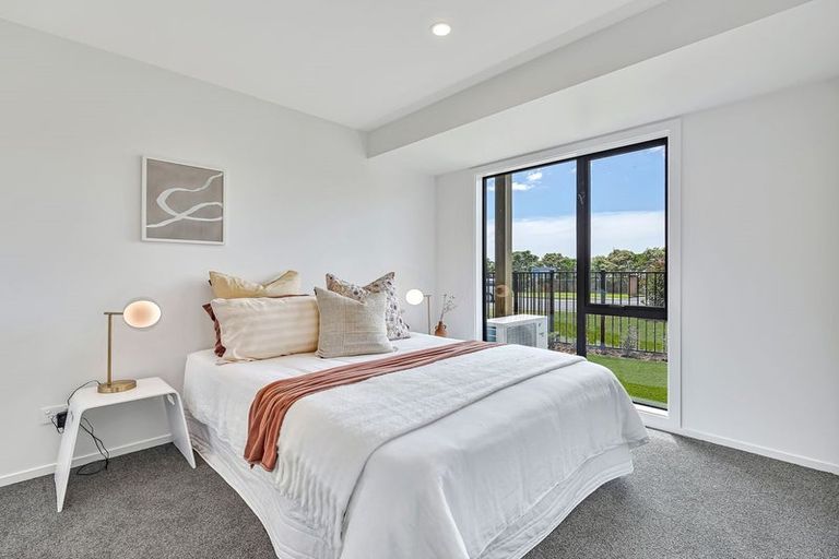 Photo of property in 2/504 Don Buck Road, Massey, Auckland, 0614