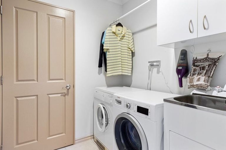 Photo of property in 28 Tomika Crescent, Papamoa Beach, Papamoa, 3118