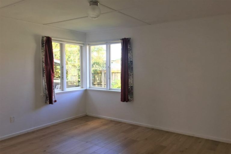 Photo of property in 213 Portage Road, Green Bay, Auckland, 0604