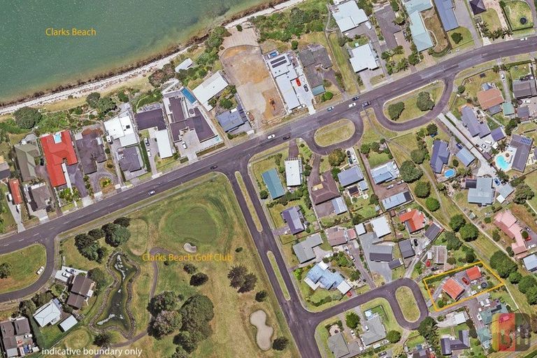 Photo of property in 6 Charles Miller Court, Clarks Beach, 2122