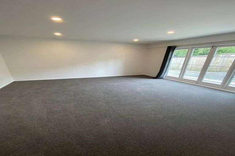 Photo of property in 26 West Lynn Road, Titirangi, Auckland, 0604