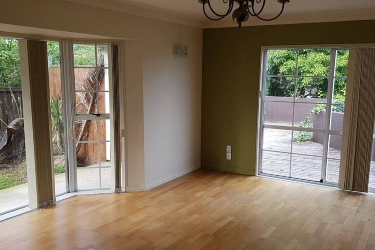 Photo of property in 19 Kennedy Avenue, Forrest Hill, Auckland, 0620