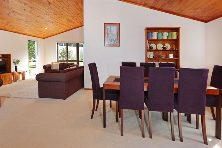 Photo of property in 13 Vintage Drive, Henderson, Auckland, 0612