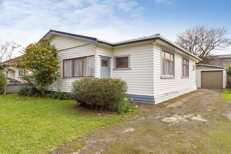 Photo of property in 54 Miro Street, Takaro, Palmerston North, 4410