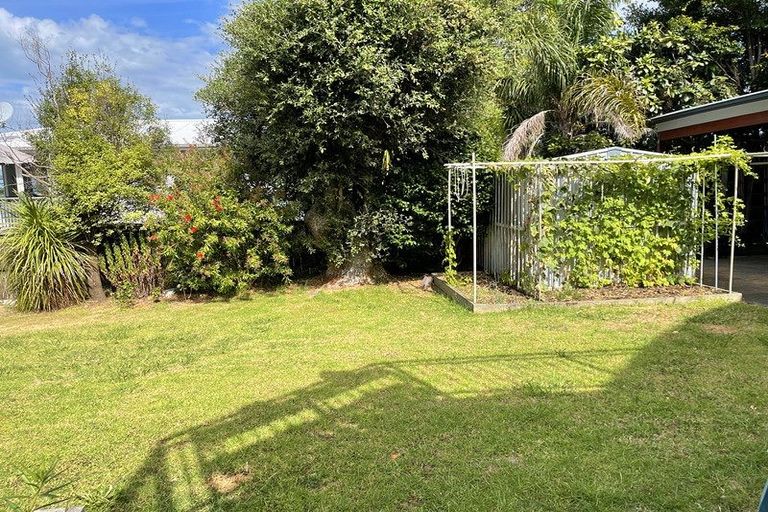 Photo of property in 5 Currey Crescent, Milford, Auckland, 0620