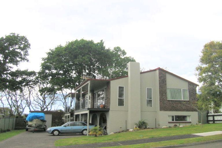 Photo of property in 4 Walnut Grove, Omokoroa, 3114