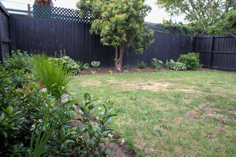 Photo of property in 4/7a Curletts Road, Sockburn, Christchurch, 8042