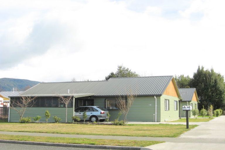 Photo of property in 2/33 Jackson Street, Te Anau, 9600