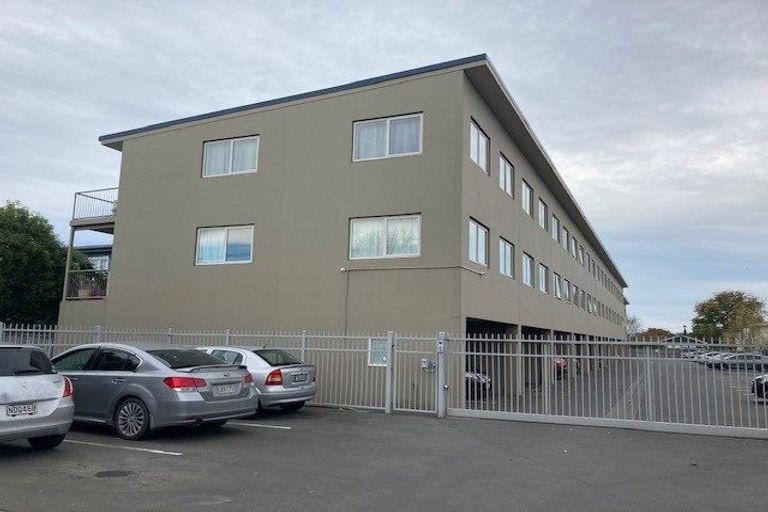 Photo of property in 8/30 Mathesons Road, Phillipstown, Christchurch, 8011