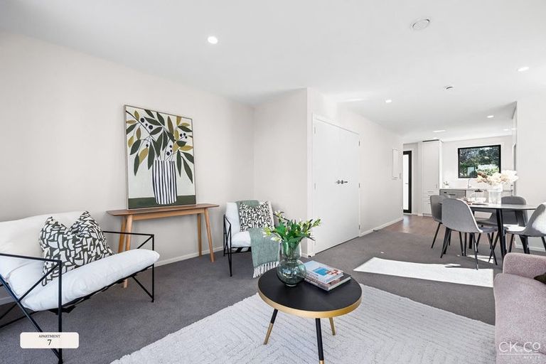 Photo of property in 130 Cambridge Terrace, Fairfield, Lower Hutt, 5011