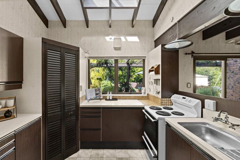 Photo of property in 15 Corwen Place, Mayfair, Hastings, 4122