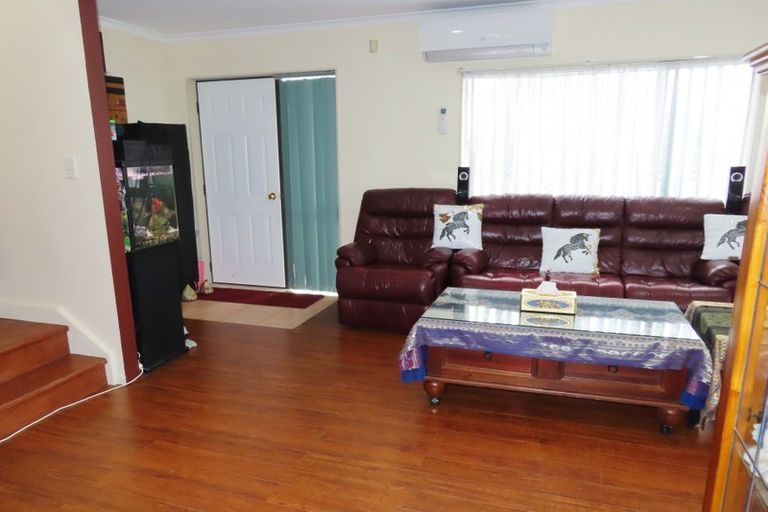 Photo of property in 7 Baltic Place, Goodwood Heights, Auckland, 2105