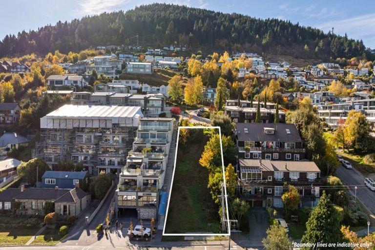 Photo of property in 41 Hallenstein Street, Queenstown, 9300