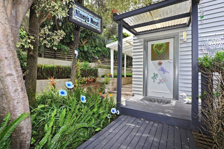 Photo of property in 6 Guys Hill Road, Hospital Hill, Napier, 4110