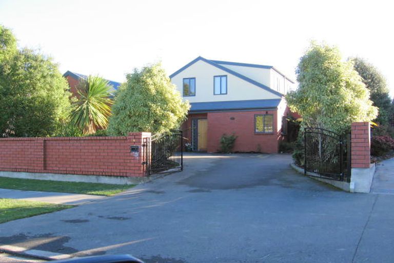 Photo of property in 2 Landsdowne Terrace, Cashmere, Christchurch, 8022