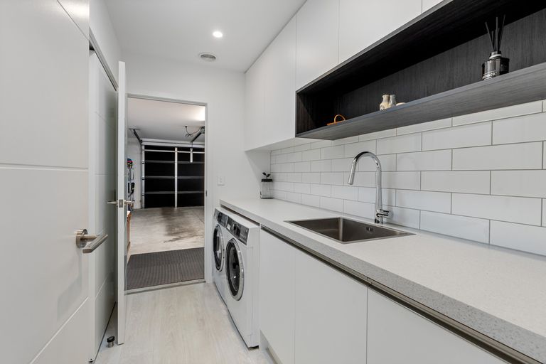 Photo of property in 211 Wingatui Road, Mosgiel, 9024