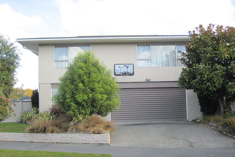 Photo of property in 21 Camelot Street, Ilam, Christchurch, 8041