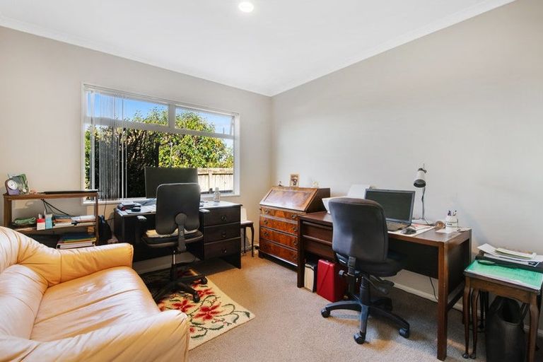 Photo of property in 48 Chesterfield Way, Orewa, 0931