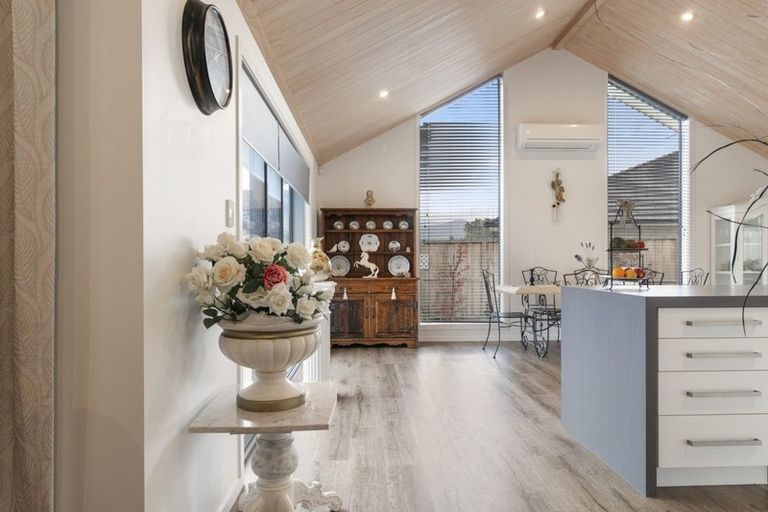 Photo of property in 16 Riverside Place, Katikati, 3129