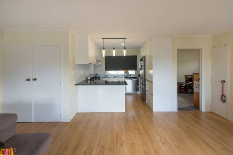 Photo of property in 5 Sherpa Place, Massey, Auckland, 0614