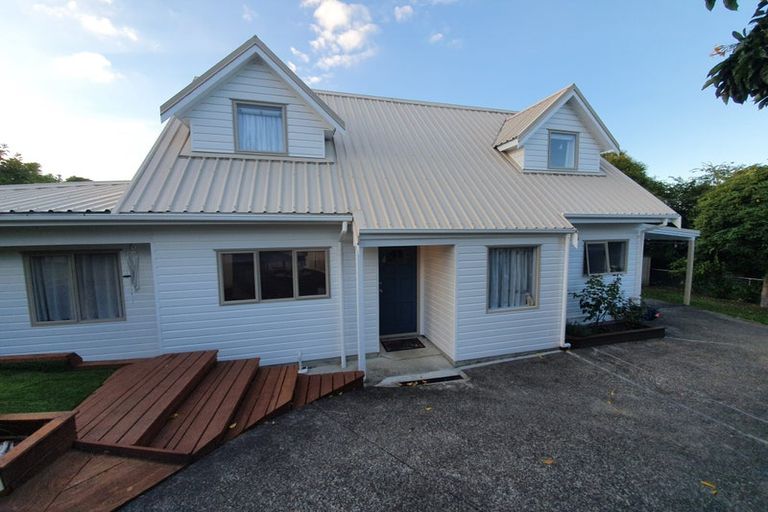 Photo of property in 8a Aplin Place, Birkdale, Auckland, 0626