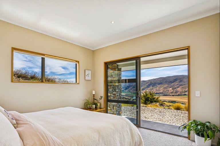 Photo of property in 51 Westreca Ridge Lane, Queensberry, Cromwell, 9383