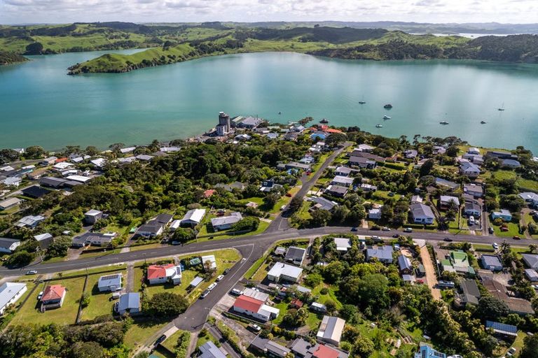 Photo of property in 21 Government Road, Raglan, 3225